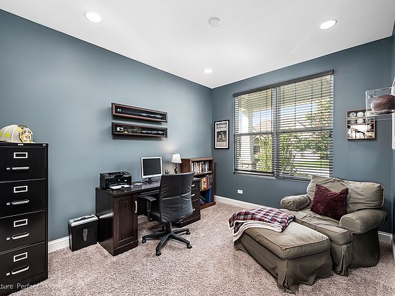 5th image of 25118 W Thornberry Dr