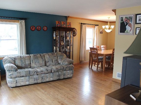 2nd image of 800 Florida Ct