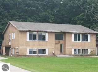 4469 Manhattan W, Traverse City, MI 49685
