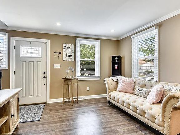 3rd image of 67 Avalon Ave
