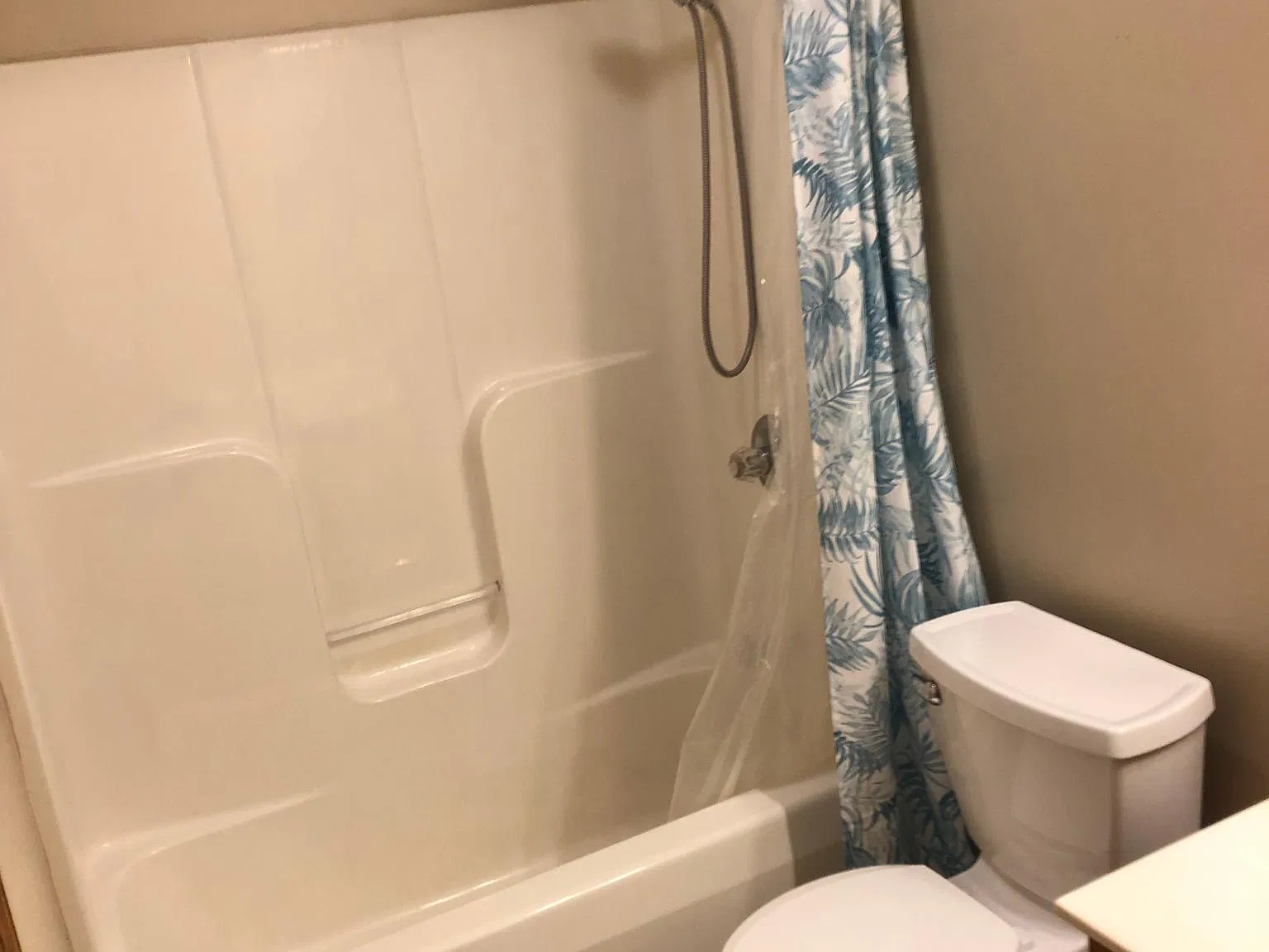 2 bed, 850 sqft, $1,225 — Photo 4