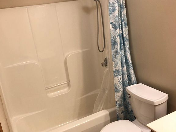4th image of 811 And 813 W Gaston Dr #811