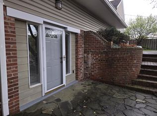 6935 Old Dominion Dr #B, McLean, VA 22101