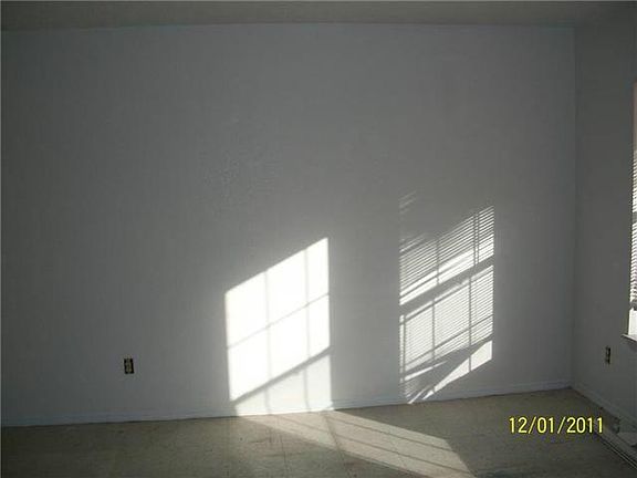 2nd image of 5849 Woodrow Bean
