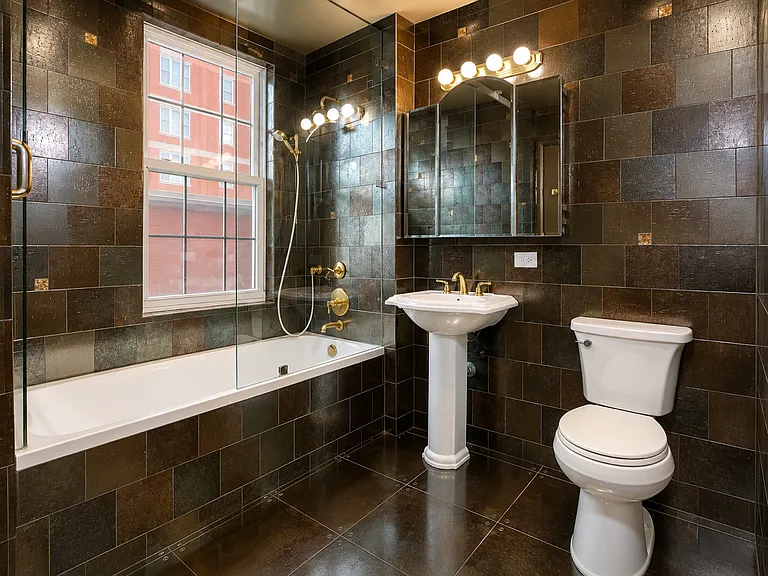 45 Oceana Dr E #6D — Photo 11