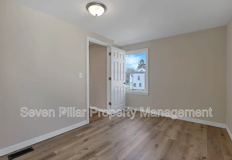 406 Beechtree Rd — Photo 17