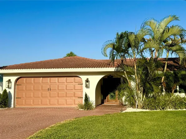 365 6th Ave N, Tierra Verde, FL 33715