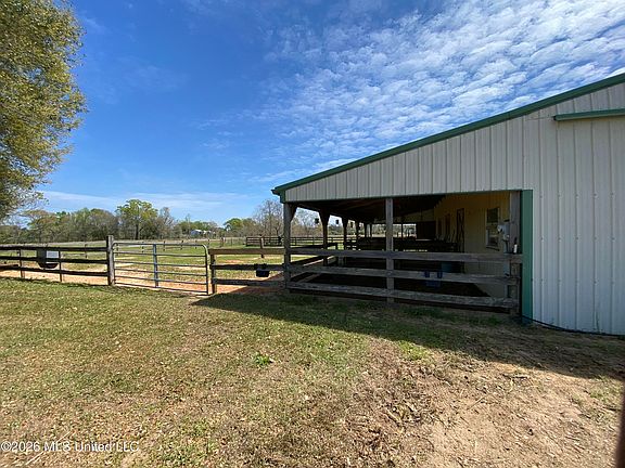 5th image of 1133 Hancock Rd