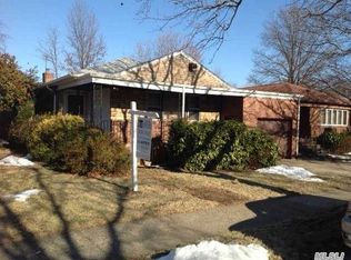 23021 57th Rd, Oakland Gardens, NY 11364