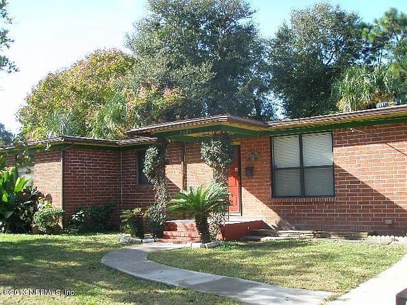 3rd image of 2626 Red Oak Dr