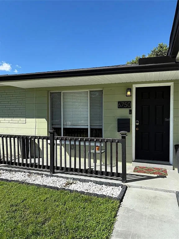 3 bed, 2.0 bath, 1431 sqft, $3,000 — Photo 1