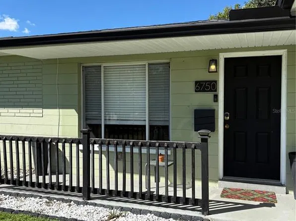 6750 17th Ln N, Saint Petersburg, FL 33702