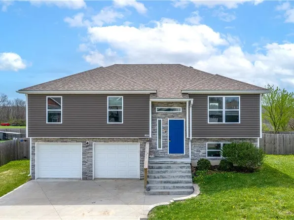 1603 W 6th Street Ter, Knob Noster, MO 65336