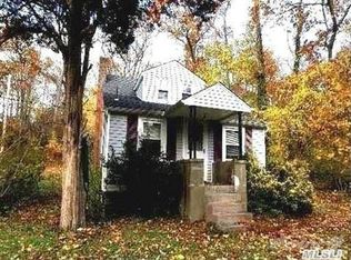 29 Lubber St, Stony Brook, NY 11790