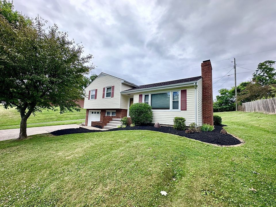 1st image of 204 Oak Dr