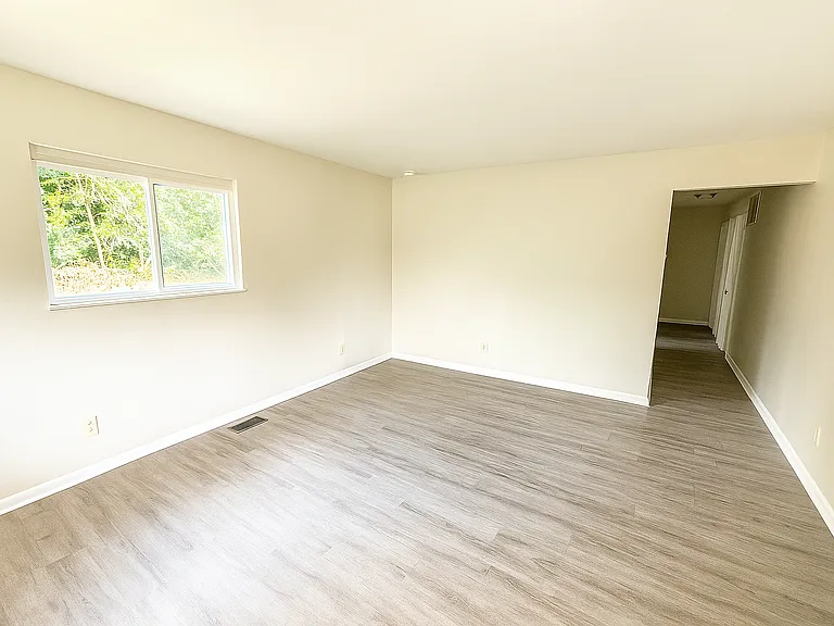 1133 N Tremont St — Photo 3