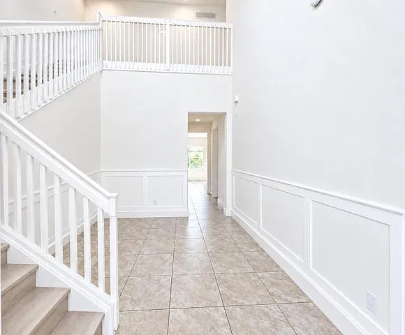 4 bed, 2398 sqft, $4,500 — Photo 2