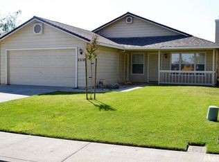 2518 Country Manor Dr, Riverbank, CA 95367