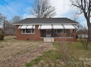1648 Newton Dr, Statesville, NC 28677