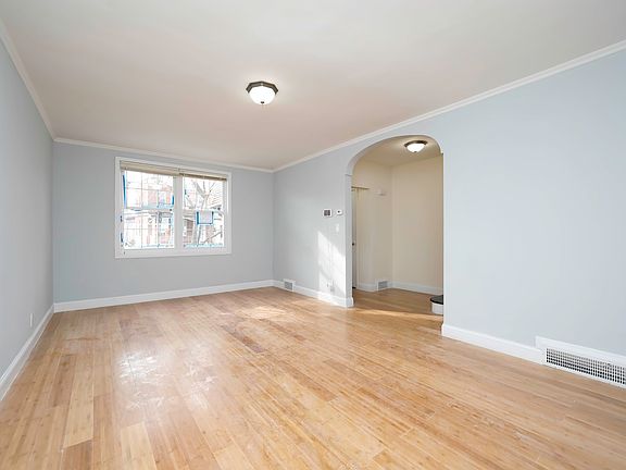 5th image of 1047 E 232nd St #1