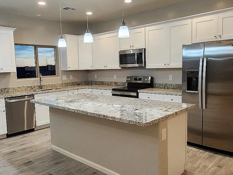3 bed, 1600 sqft, $2,000 — Photo 3