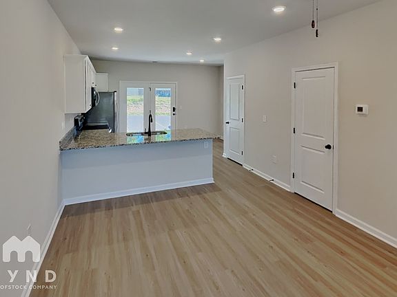 4th image of 1286 Principal Featherstone Ave