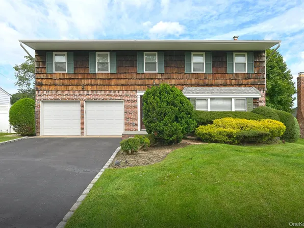 29 Abbot Road, Smithtown, NY 11787