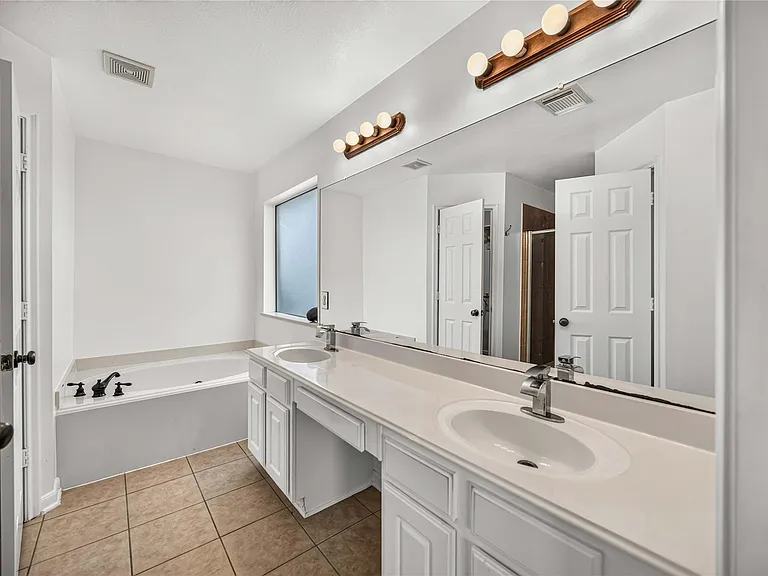 12807 Canyon Echo Dr — Photo 23