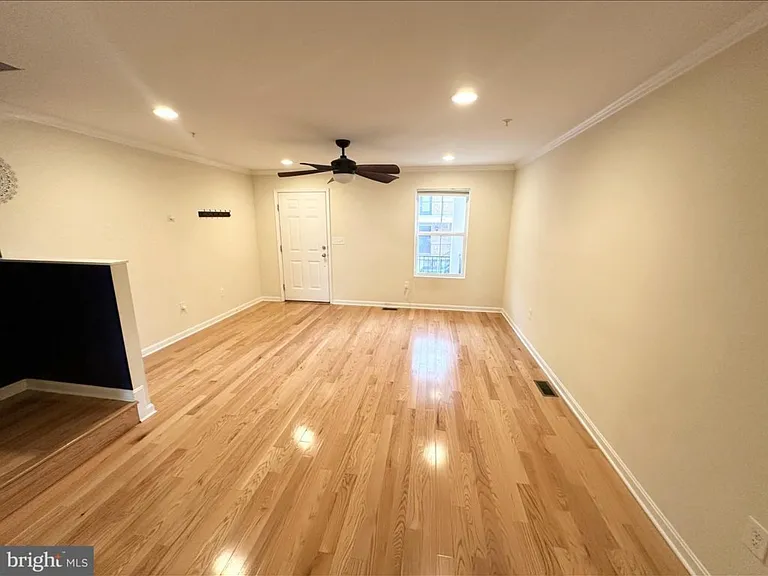 4629 Dillon Pl — Photo 3