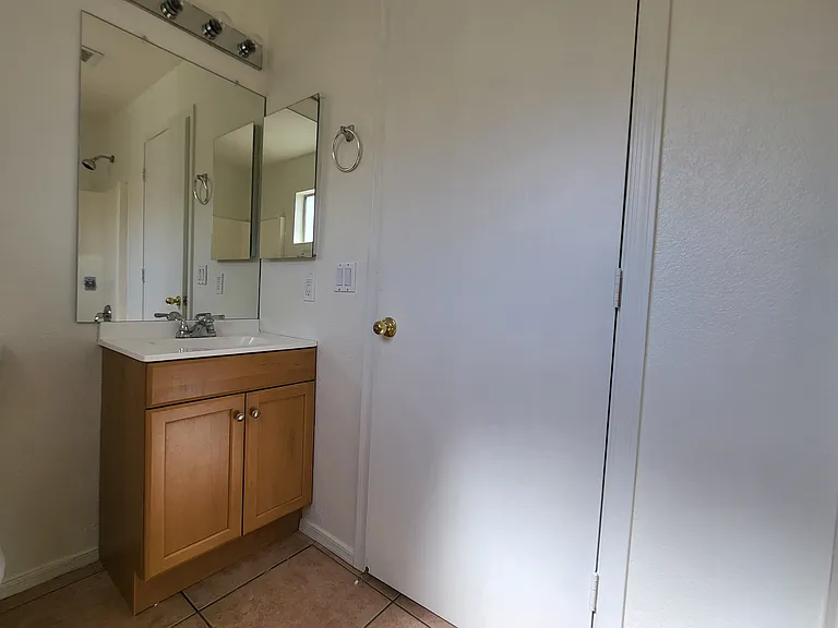 6914 W Phelps Rd — Photo 14