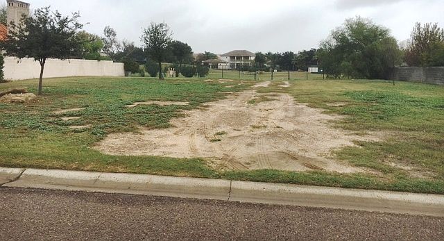 2nd image of 1323 Nicklaus Loop N
