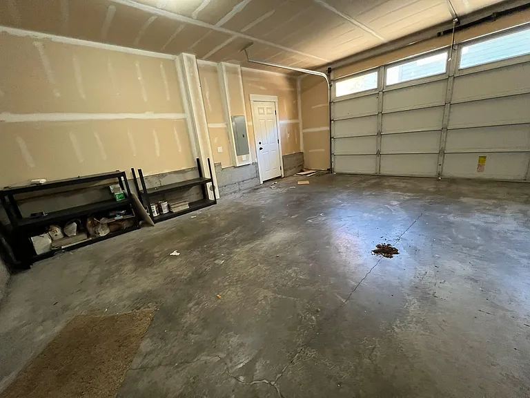 341 NE Eagle Way — Photo 11