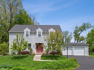 2615 Roslyn Cir, Highland Park, IL 60035