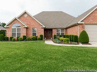 1863 S Cherry Hills Dr, Fayetteville, AR 72701