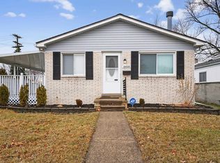 18505 Marquette St, Roseville, MI 48066