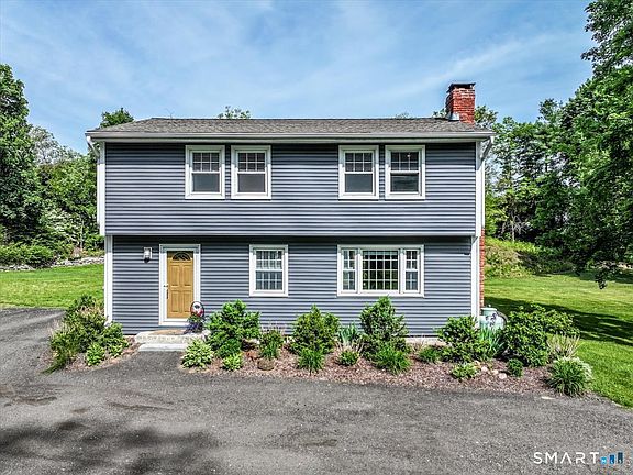 3rd image of 19 Botsford Hill Road