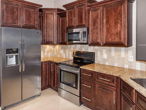 2nd image of 4585 Cape Sable Ct