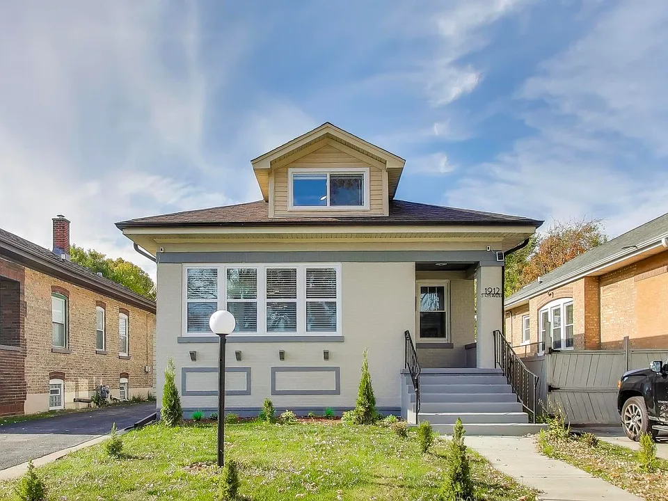 1912 S 4th Ave