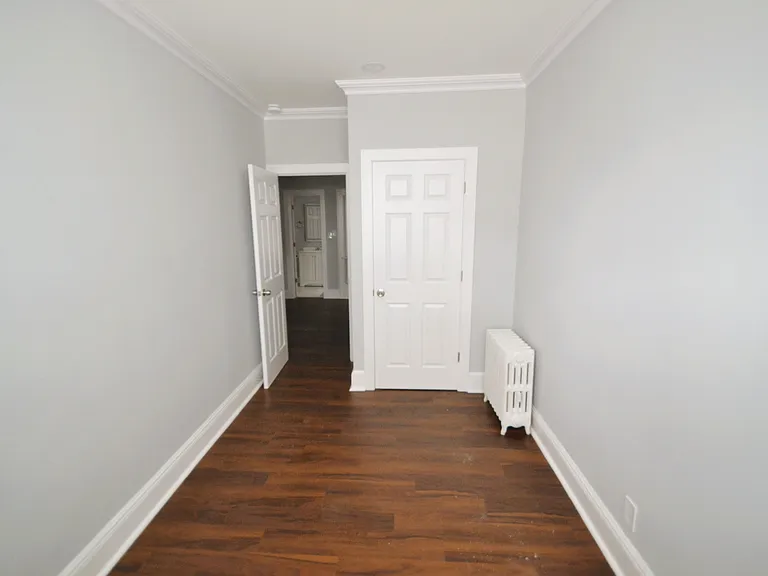 56 Hobart Pl #5 — Photo 8