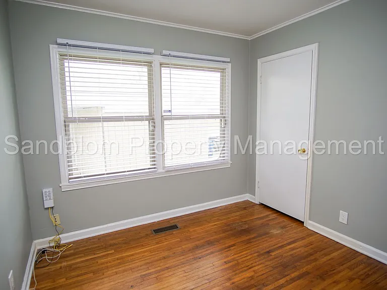 3549 S Richmond Ave — Photo 12