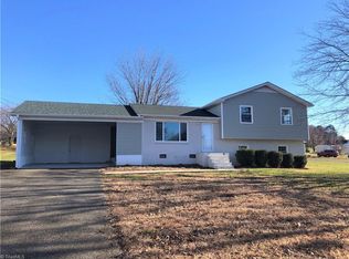 959 Old Us Highway 52 S, Mount Airy, NC 27030