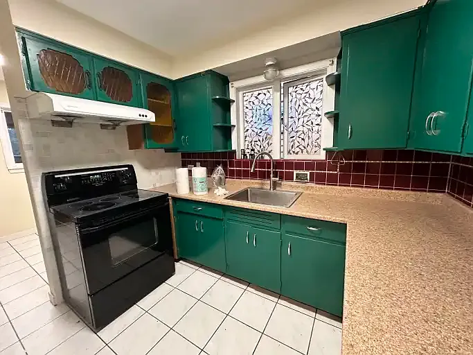 3 bed, 1.5 bath, 1100 sqft, $2,400 — Photo 4