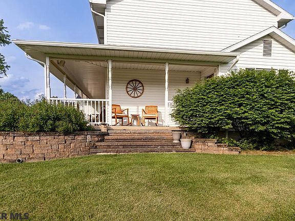 5th image of 40 Shanelly Dr