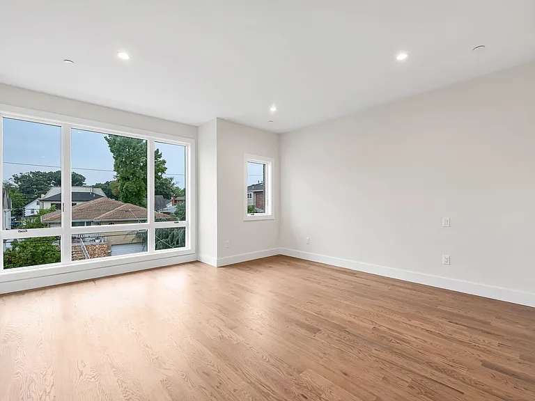 55 Washington Ave — Photo 22