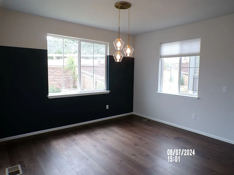979 Oleander St — Photo 6