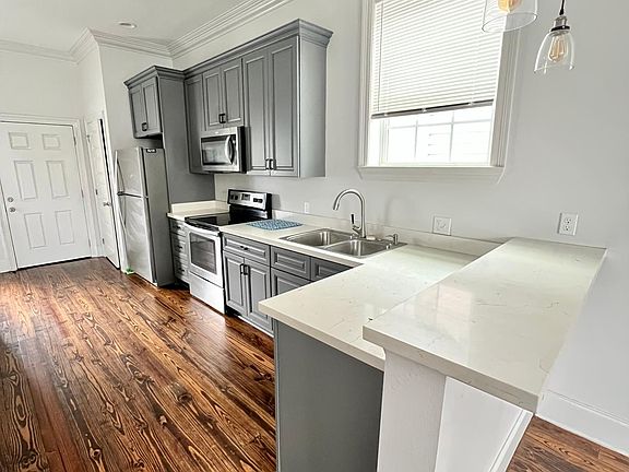 3rd image of 2806 Orleans Ave