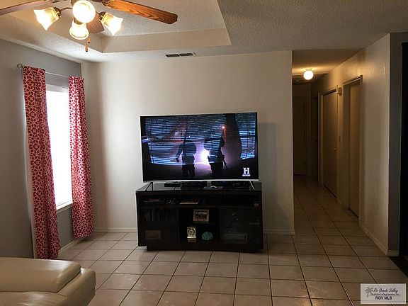 3rd image of 2832 Gibralter St
