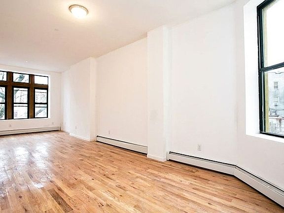 3rd image of 194 Vernon Ave APT 2L