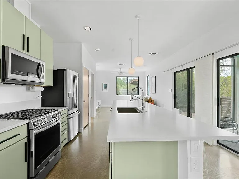 5725 Toscana Ave — Photo 6