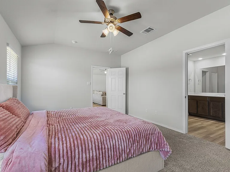 4011 Baerlon Cv — Photo 12